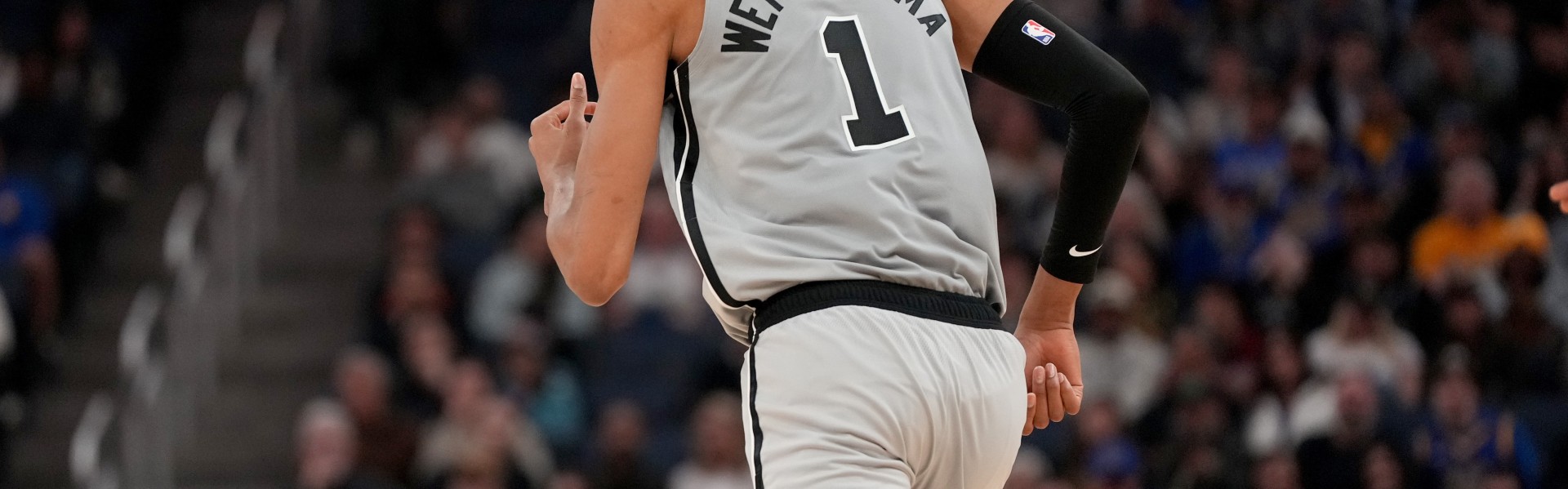 博鱼体育登录入口-好消息！Shams：文班X光检查结果为阴性 马刺预计其伤势并不严重