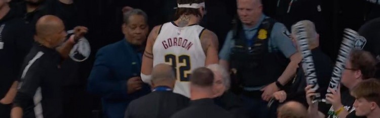 博鱼体育app下载-无大碍！阿隆·戈登下场自己快步走回更衣室 可以继续打